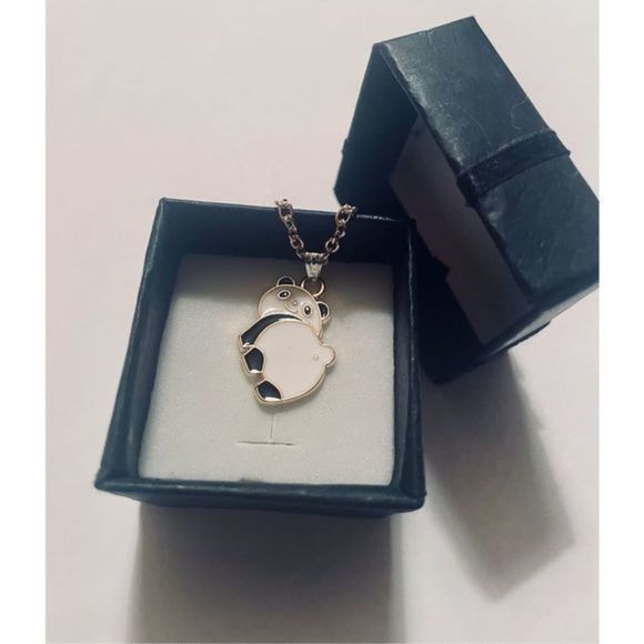 Black AND WHITE PANDA NECKLACE - Picture 2 of 6